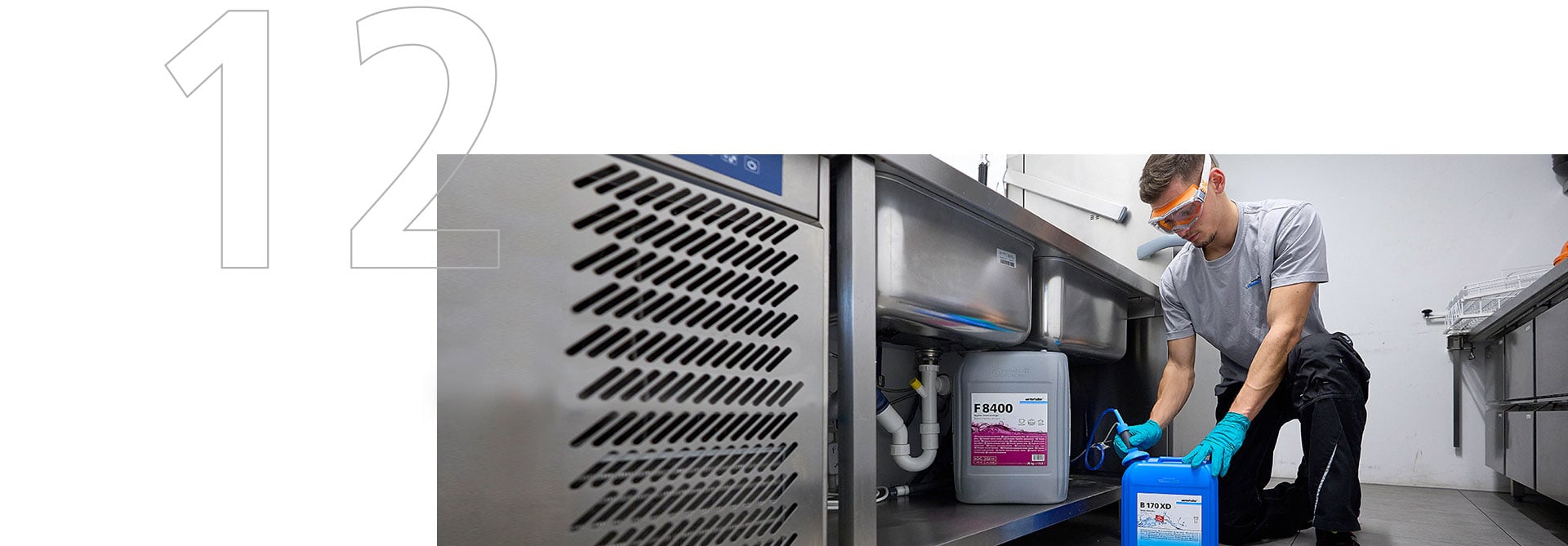 Winterhalter Energiespar-Tipps Spülchemie rechtzeitig auffüllen Winterhalter Energiespar-Tipps Spülchemie rechtzeitig auffüllen Servicetechniker
