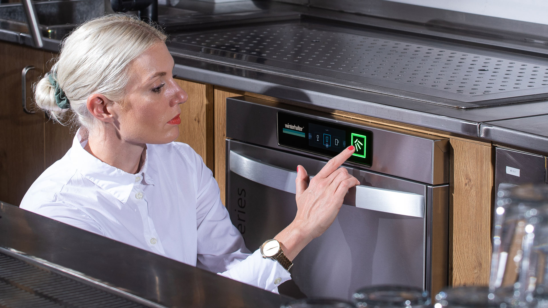 Handspülen in der Gastronomie vermeiden Winterhalter Handspülen in der Gastronomie vermeiden Winterhalter